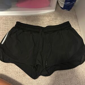 Lululemon lowrise 2.5” shorts